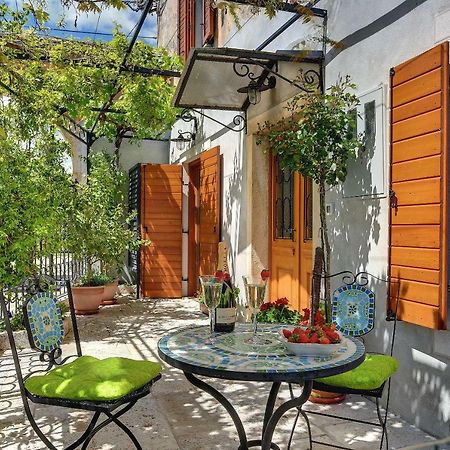 Villa Palazzo 1812 Krnica Esterno foto