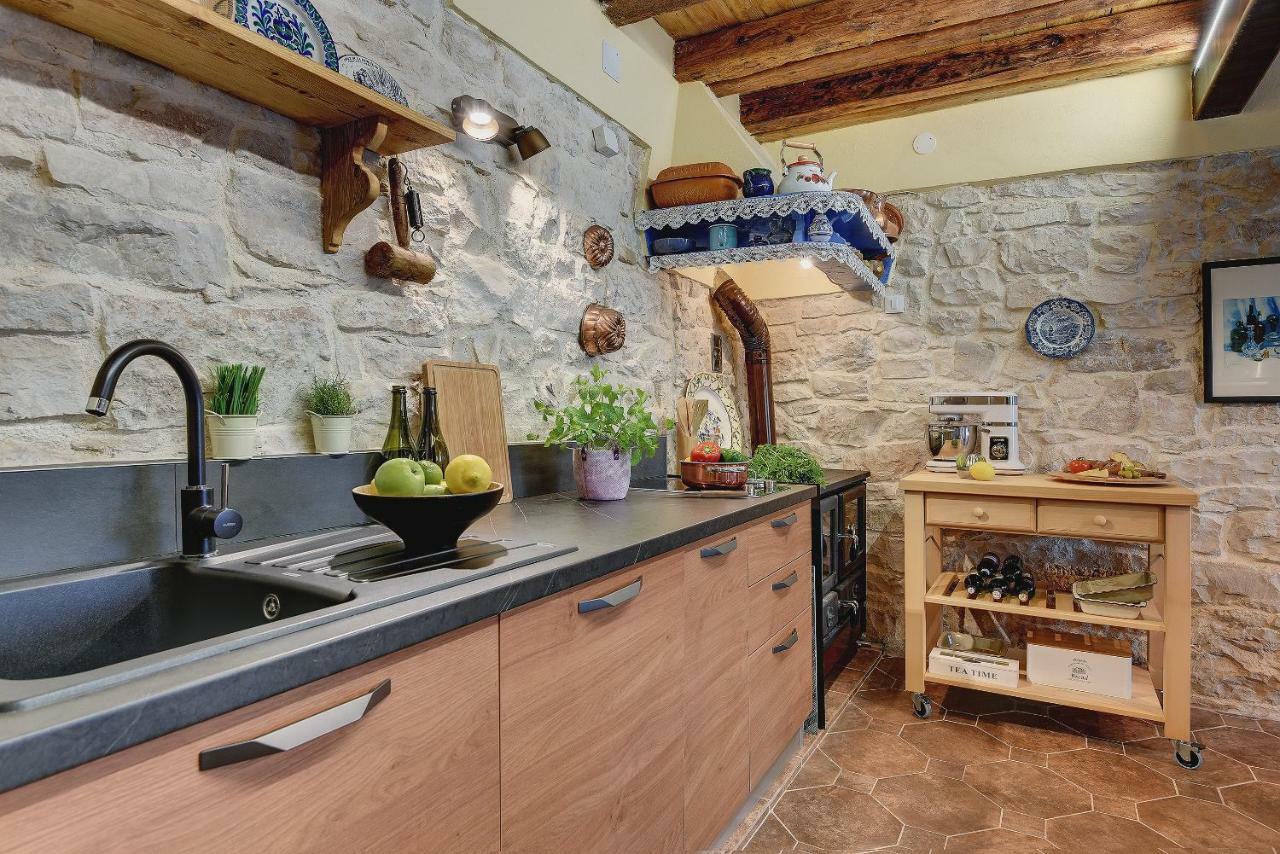 Villa Palazzo 1812 Krnica Esterno foto