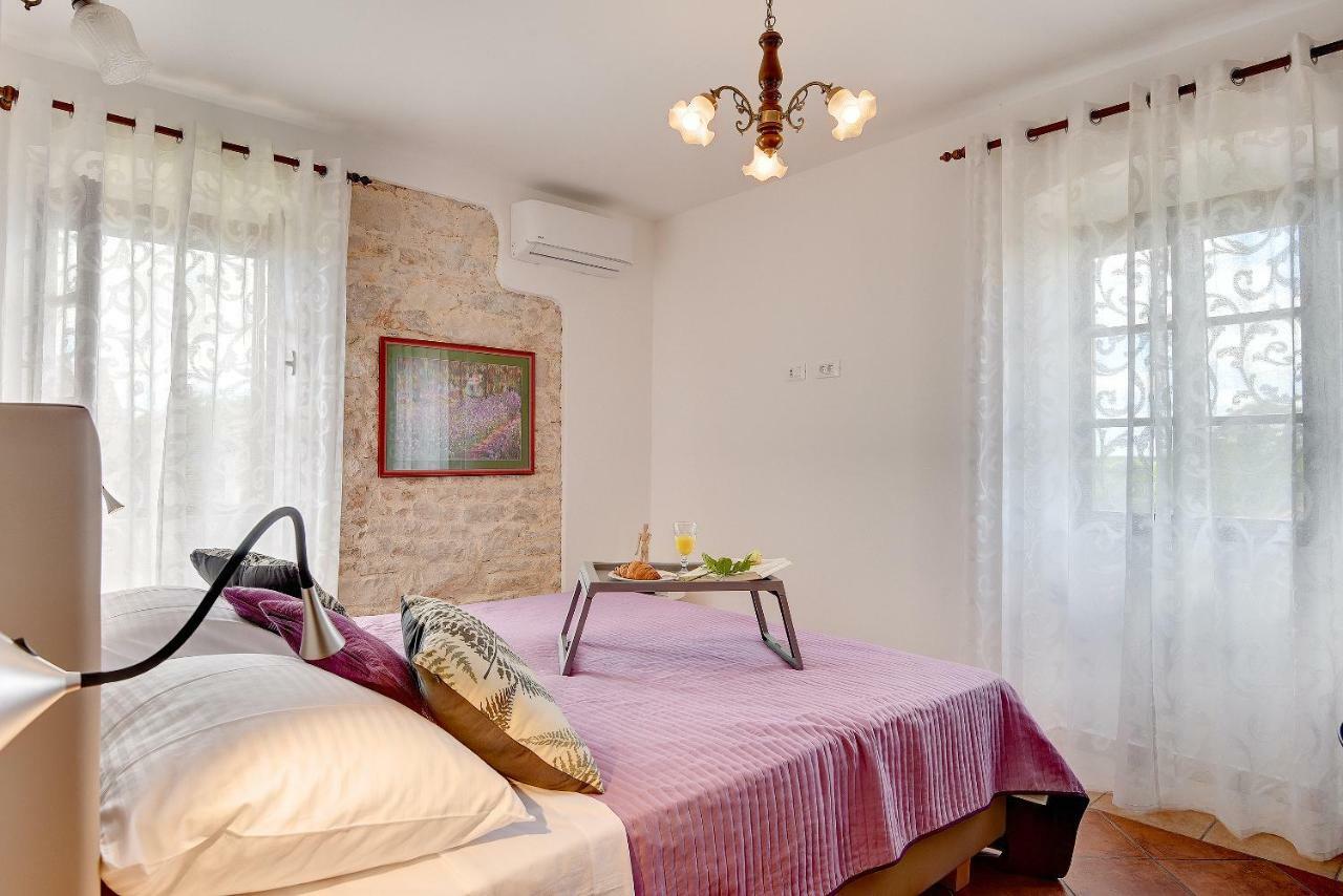 Villa Palazzo 1812 Krnica Esterno foto