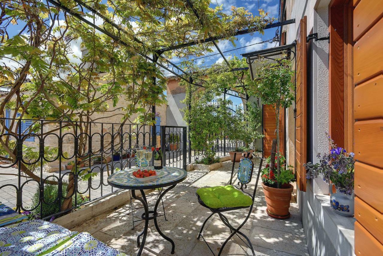Villa Palazzo 1812 Krnica Esterno foto